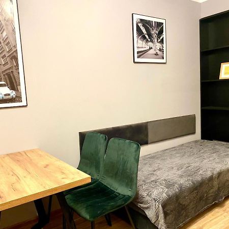 Pokoj Z Prywatna Lazienka W 2-Pokojowym Mieszkaniu Komuny Paryskiej Wrocław Extérieur photo