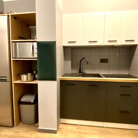 Pokoj Z Prywatna Lazienka W 2-Pokojowym Mieszkaniu Komuny Paryskiej Wrocław Extérieur photo