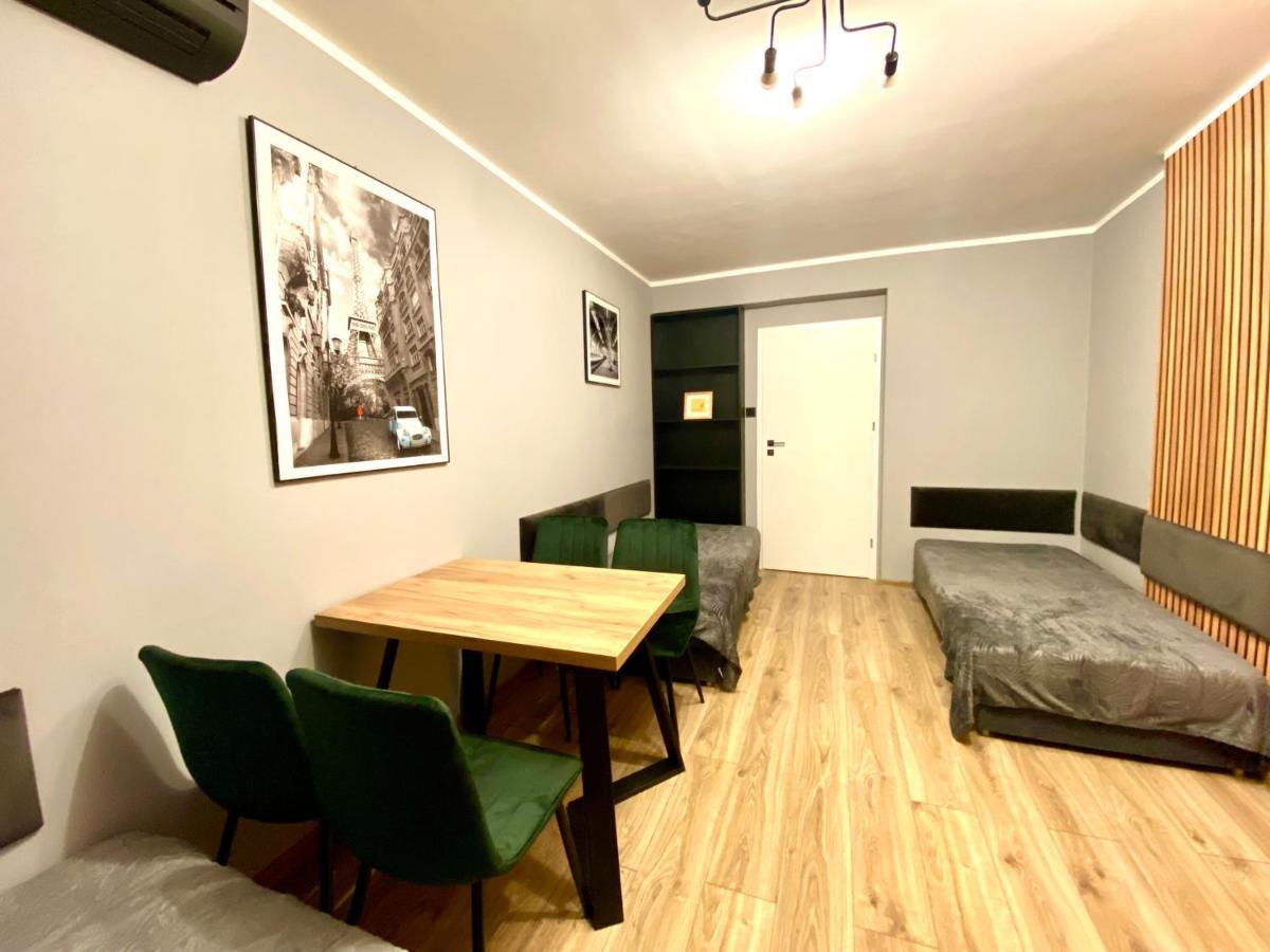 Pokoj Z Prywatna Lazienka W 2-Pokojowym Mieszkaniu Komuny Paryskiej Wrocław Extérieur photo
